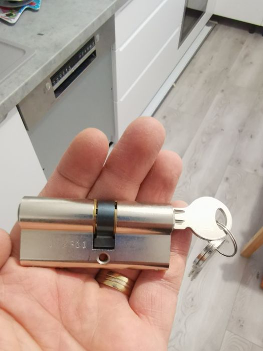 Vand butuc cilindru Kale pentru broasca usa
