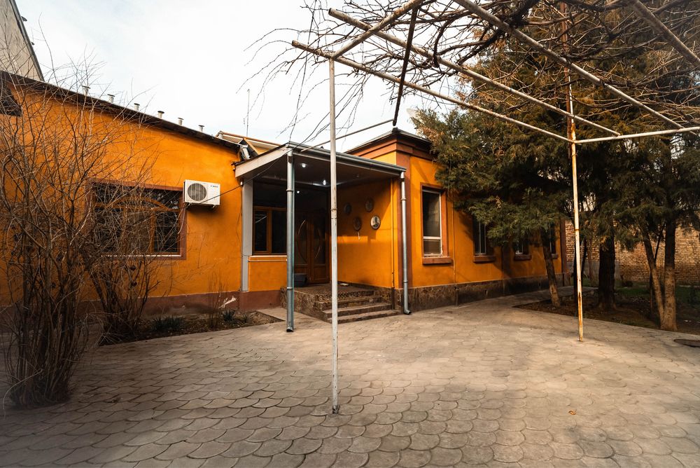 Продаётся дом с участком в Яккасарайский район, ул. Мирават-1, 34.