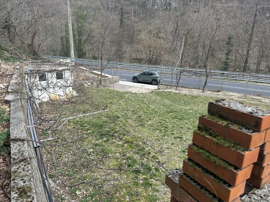 Vand teren intravilan in Baile Herculane pozitie deosebita 2500 mp !