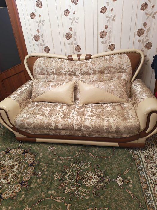 Продается диван три два один