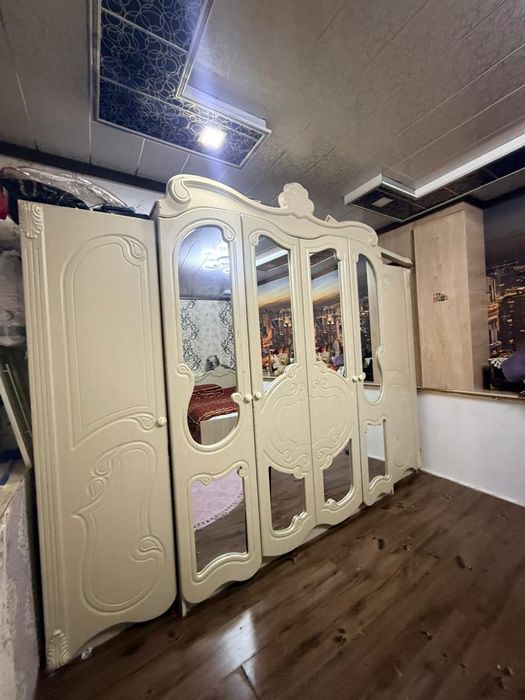 Спальный гарнитур