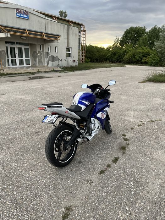 Yamaha YZF R125 2011
