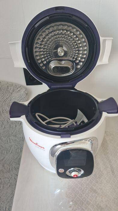 Мультиварка Moulinex.