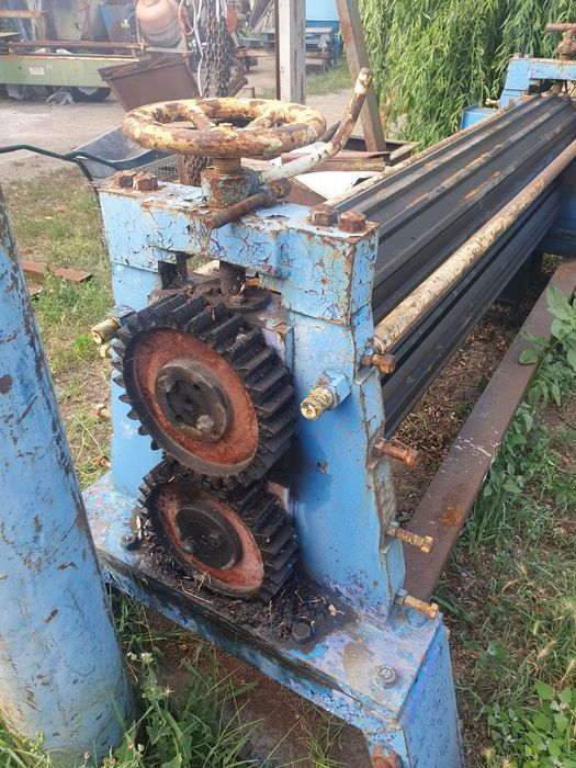 Utilaj de cutat tablă