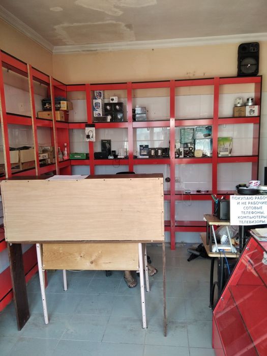 Витрины стелажи как новые