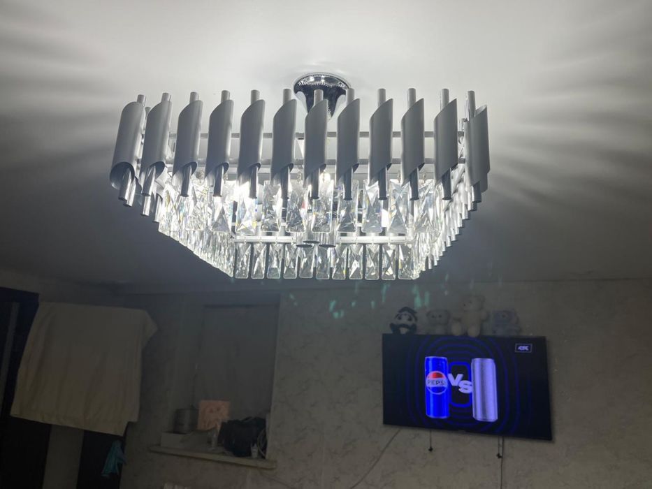 Продается люстра