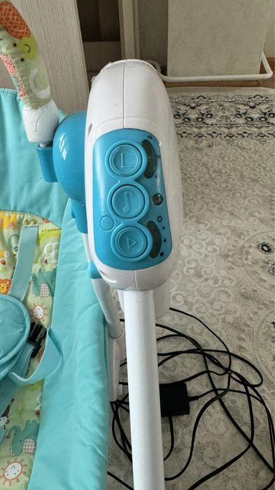 Шезлонг-качалка в хорошем состоянии