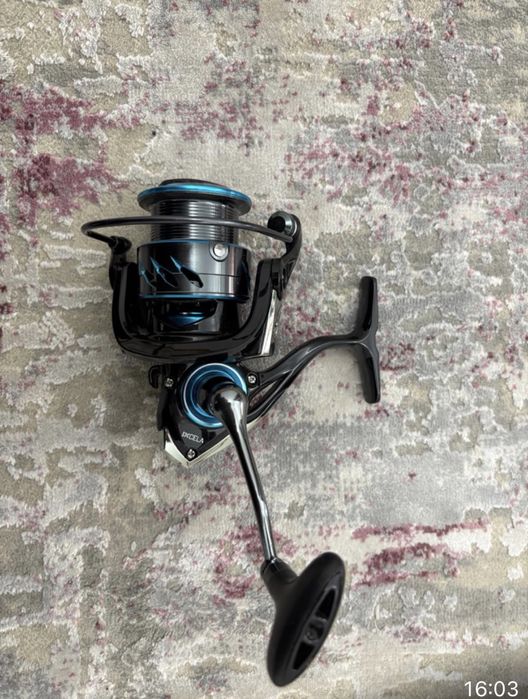 Vând mulineta feeder Delphin Ixcela Al Body 4000