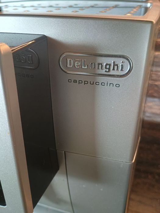 De Longhi кафемашина