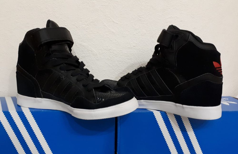 Кроссовки сникеры аdidas новые