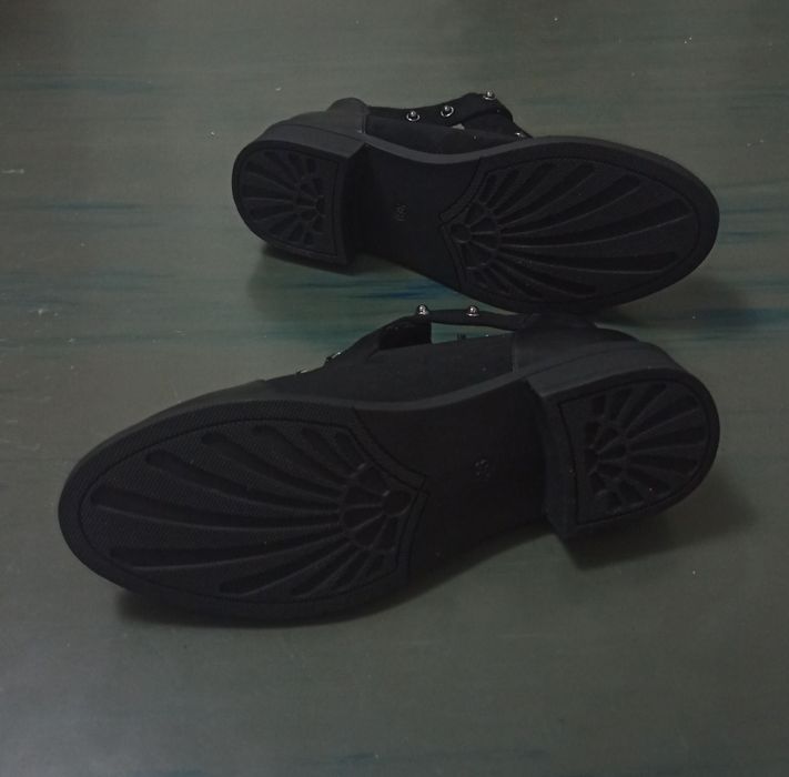 Продам женские туфли