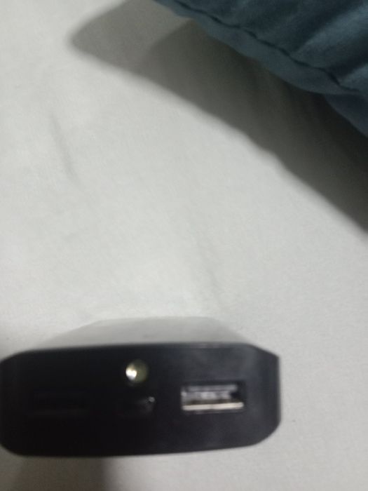 Продам два повербанка один от samsung второй hoco