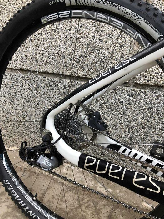 Everest - USA - 29 - Carbon