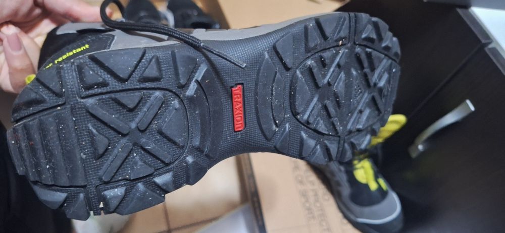 Зимни ботуши за момче