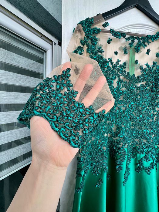 Rochie nașă verde smarald