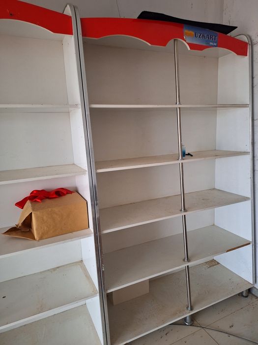 Стеллажи, витрины Сатылады