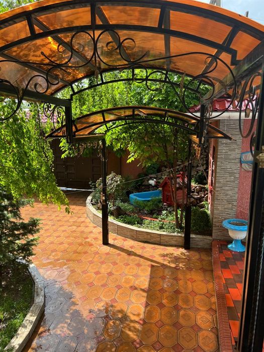 Продаётся 2 дачи на одном участке