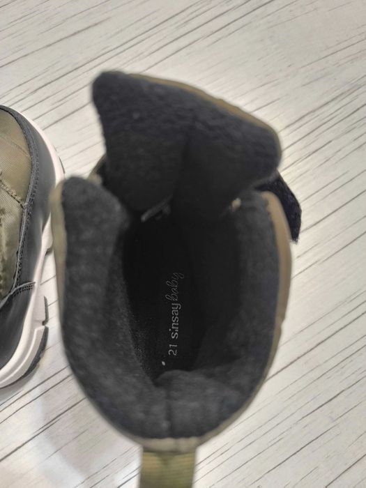 Апрески Sinsay, нови, размер 21.