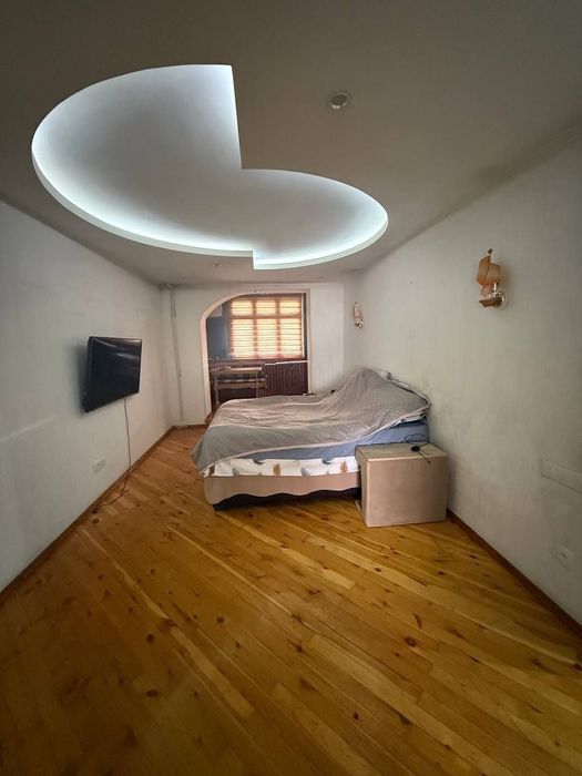 Космонавты квартира 2х комнатная не торец Выстовочный зал