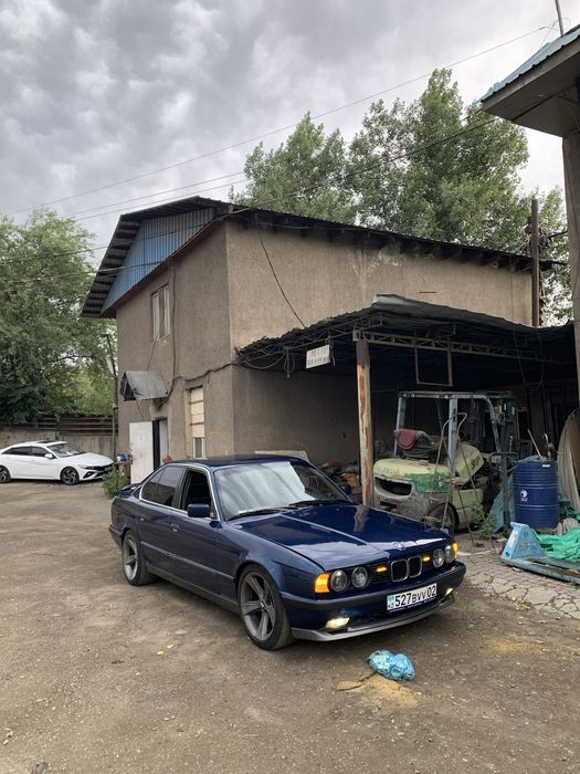 BMW 525I 1991 года продам