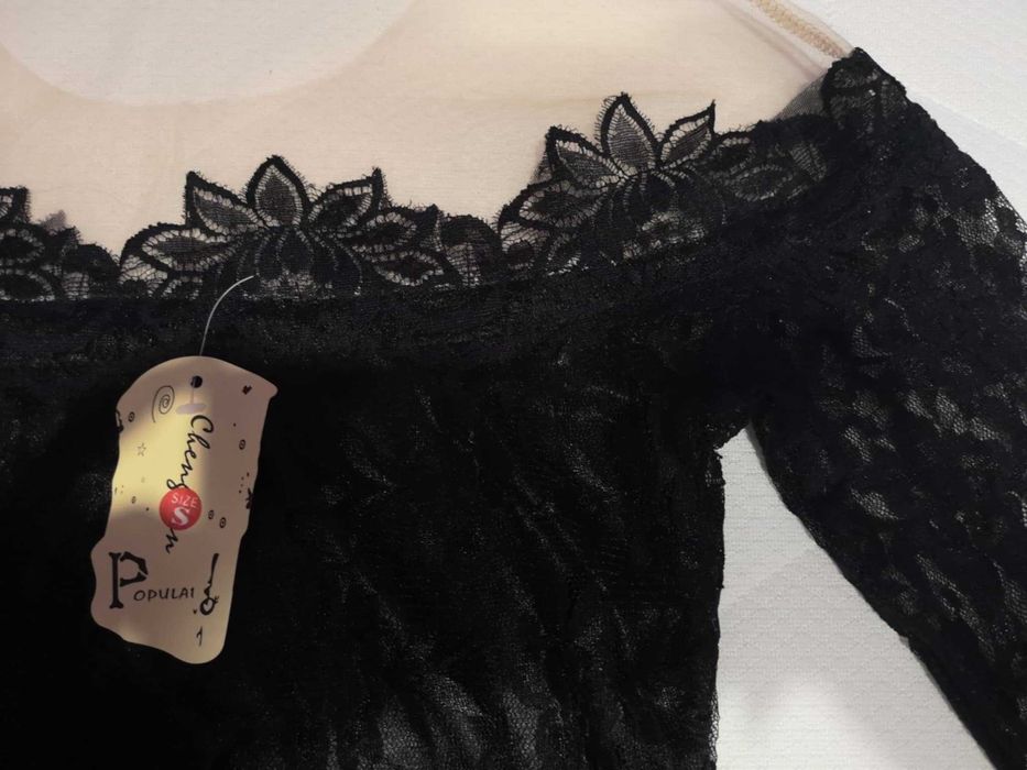 Ново! Стилна блуза с бродерия