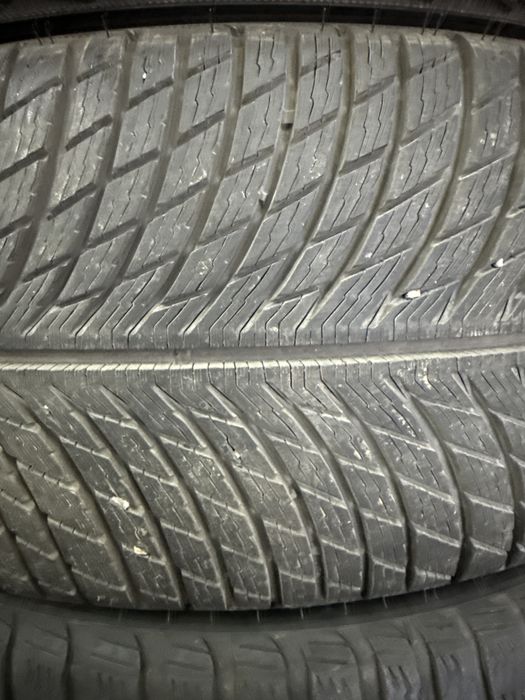 275.55.19 4 бр зимни гуми MICHELIN Гумите са като нови !
