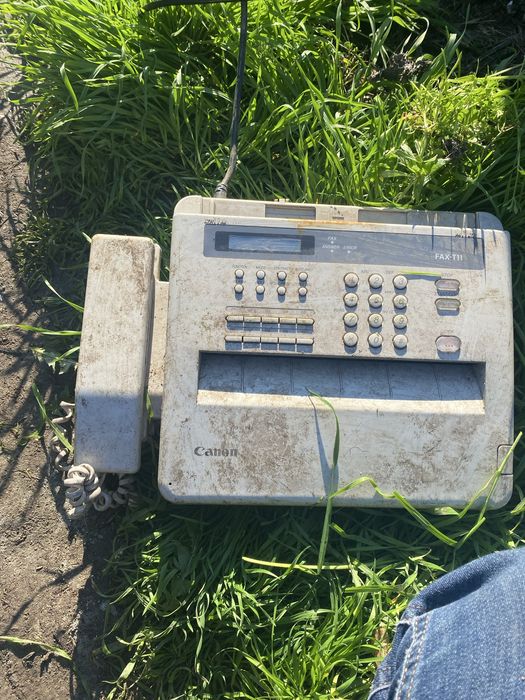 Продавам стар графон да плои и телефон факс