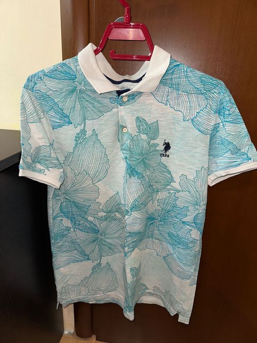 Синя тениска с яка