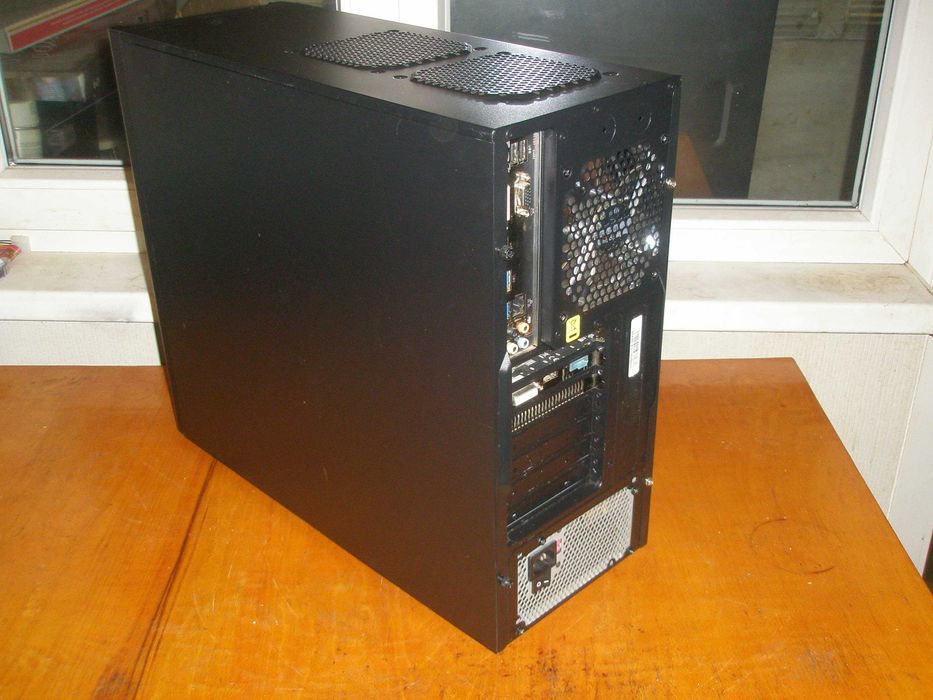 Xeon 1231 V3 (i7 4770), 16GB, RX 460, SSD 240GB, HDD 320GB, 300W FSP