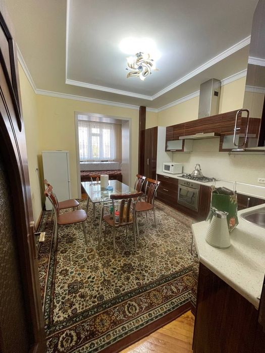 Метро Тинчлик 4комннатная евроремонт  200квм 2санузел