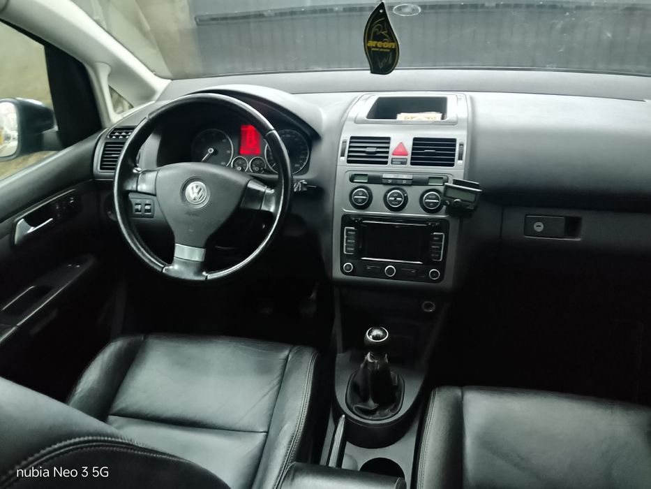 VW touran  facelift 2009 1.9tdi