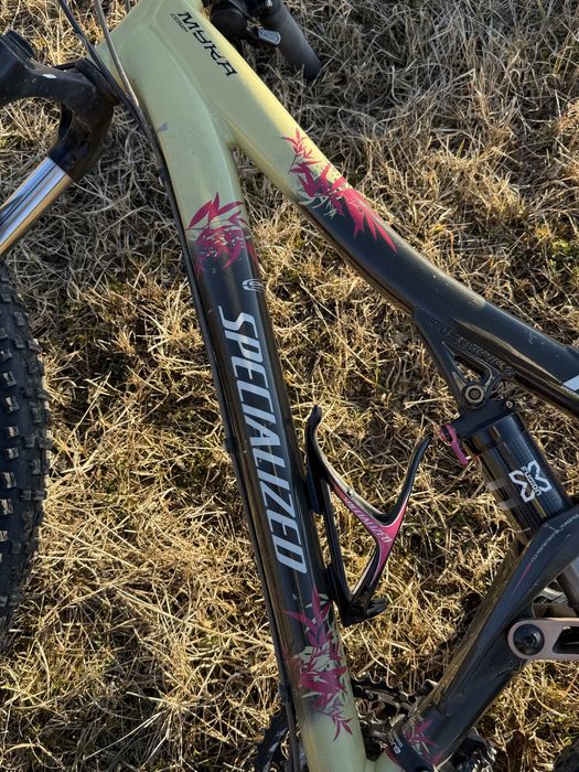 Bicicleta full suspension apecialized