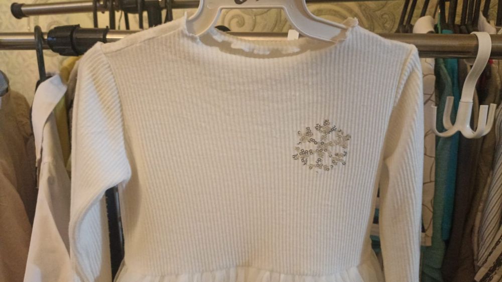 Продам детское платье.