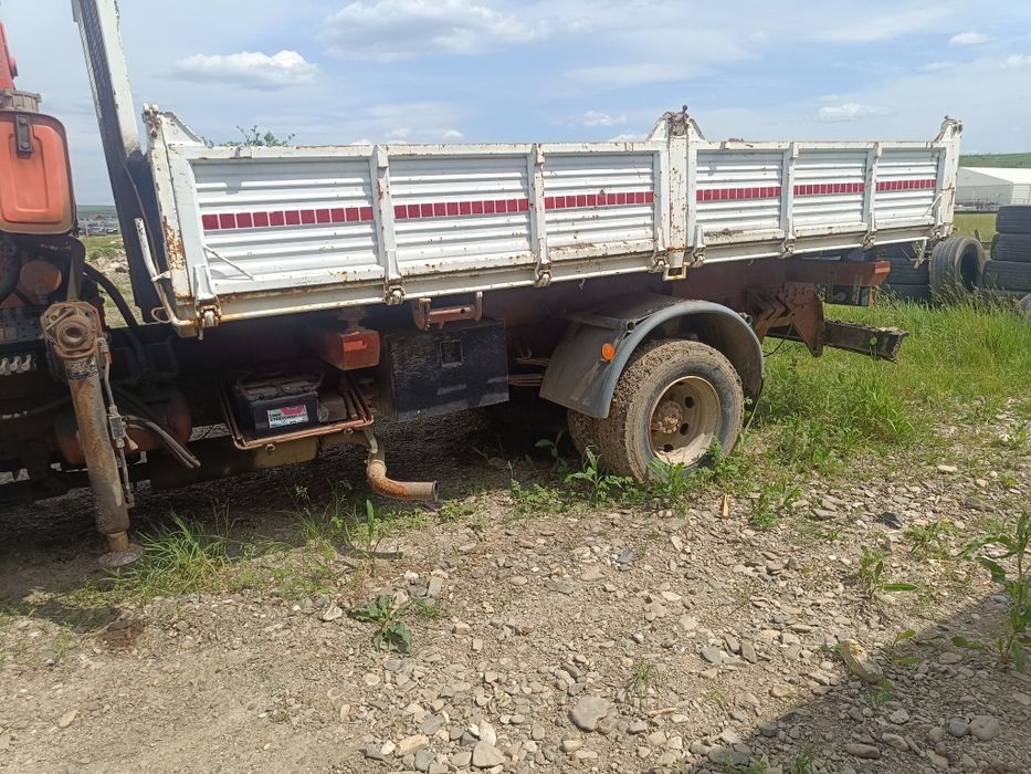 Iveco basculabil și macara