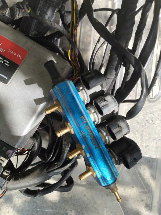 Газов инжекцион за 8 цилиндъра