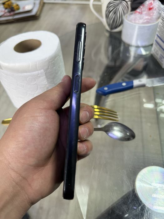 Samsung A71 за 30.000 с коробкой