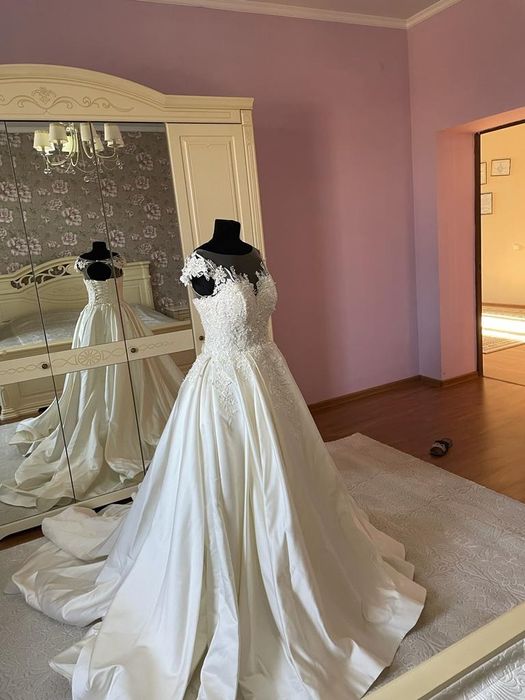 Продам свадебное платье