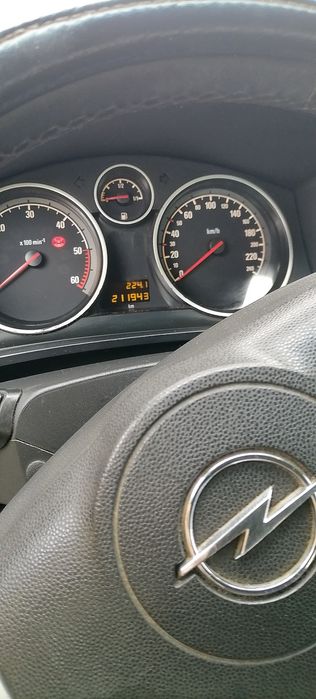 Proprietar vând Opel Zafira B