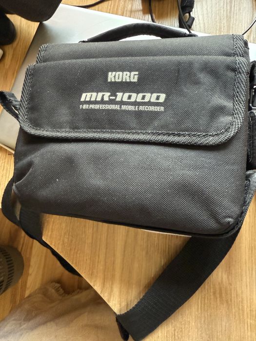 Профессиональный рекордер Korg MR-1000