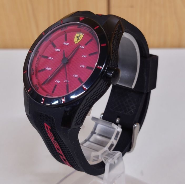 Часы Ferrari Б/У