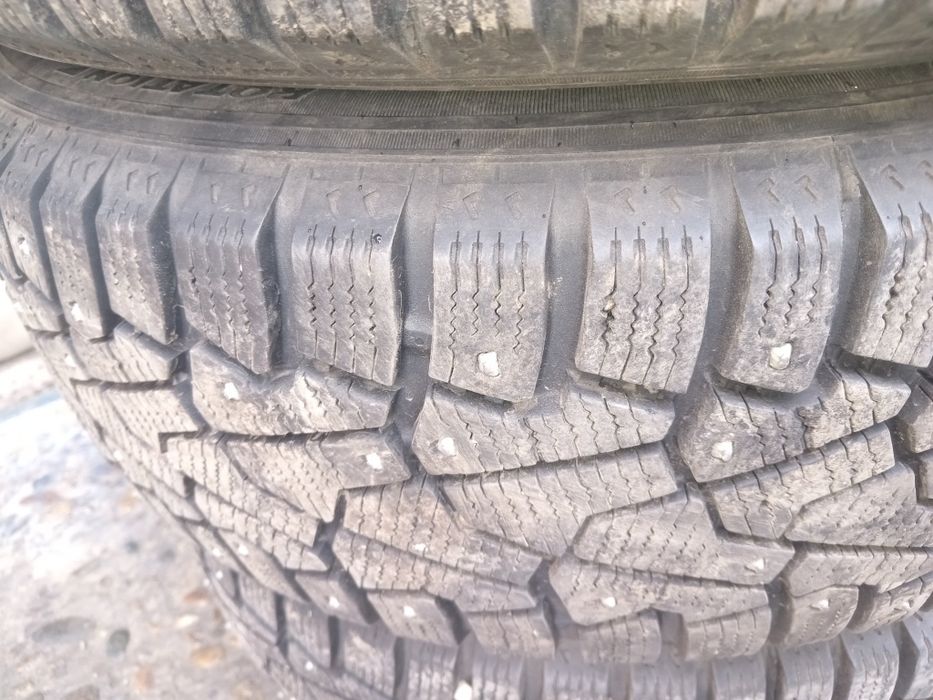 Продам зимний комплект резины  Pirelli