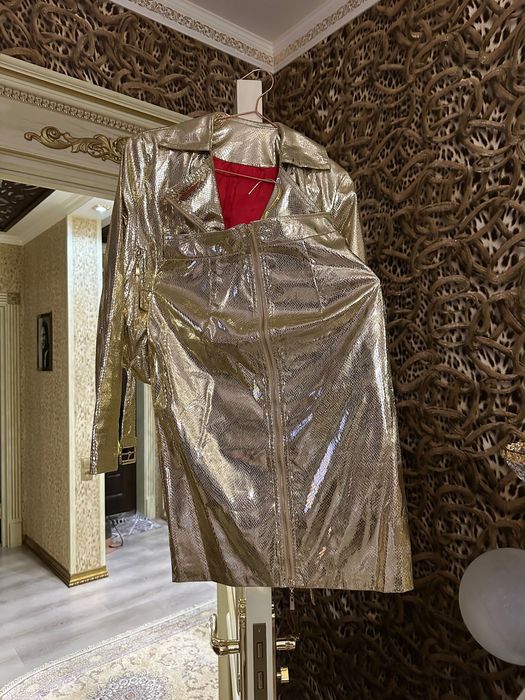 Костюм с юбкой размер S