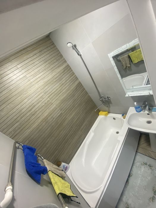 7mkr 2-etaj 3xona sotiladi