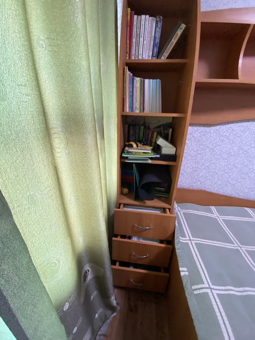 Продам  гарнитур в спальню