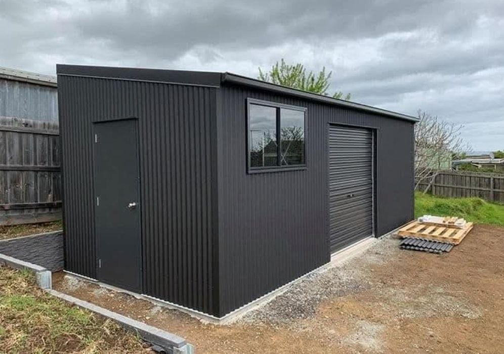 Vând garaje metalice auto din izopan