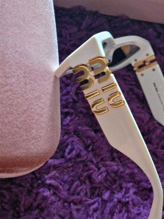 Нови слънчеви очила Miu Miu