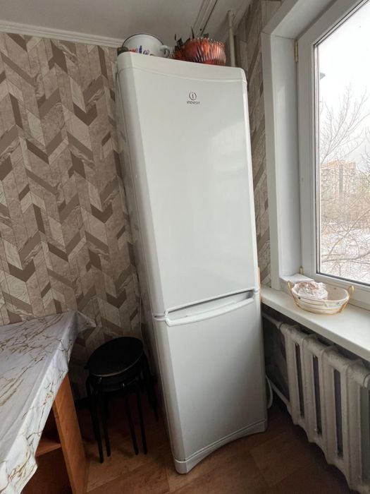 Продается холодильник Индесит