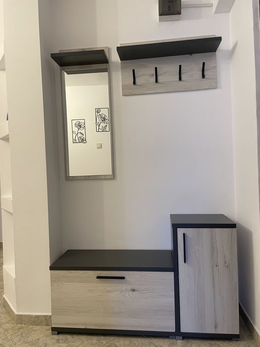 Inchiriez apartament 2 camere parter,( in spatele liceului Energetic), recent renovat , complet mobilat si utilat cu centrala si aer conditionat .