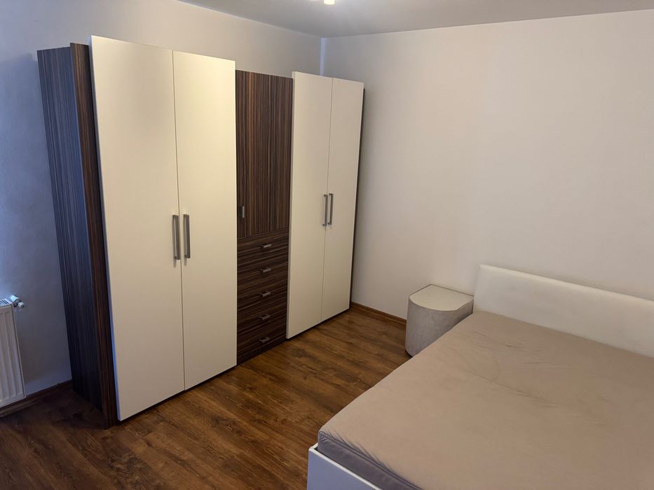 De inchireat apartament 3 camere