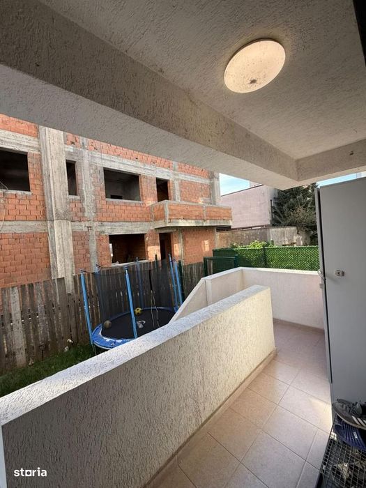 Apartament 3 camere cu CURTE si LOC DE PARCARE